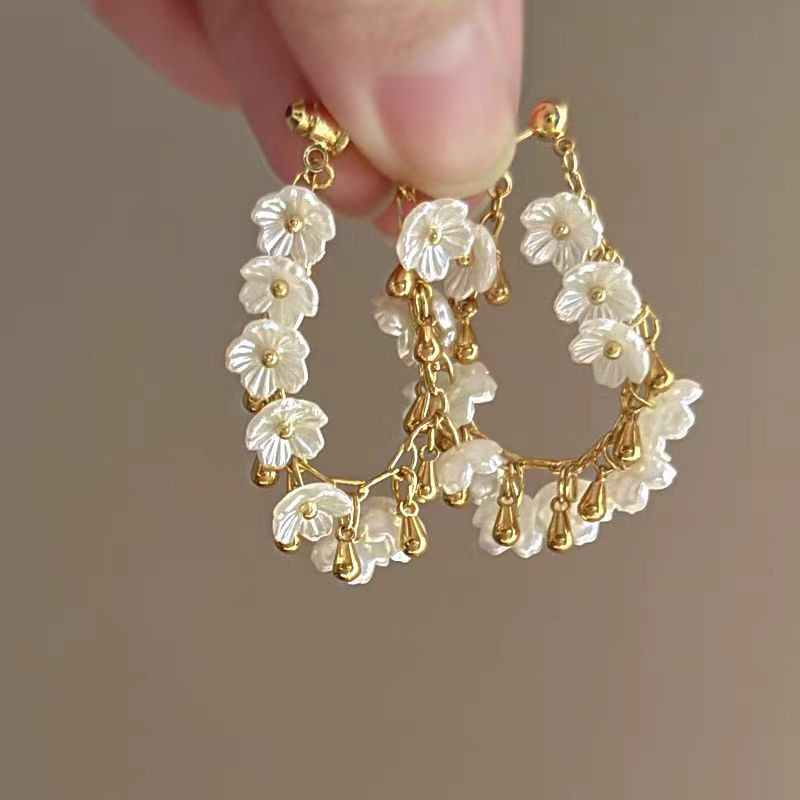 Pendientes de Borla con Flores