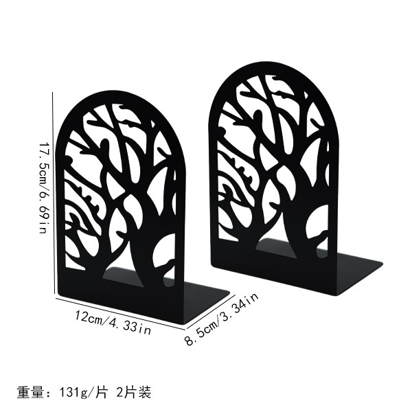 Set di due alberi morti a forma di arco