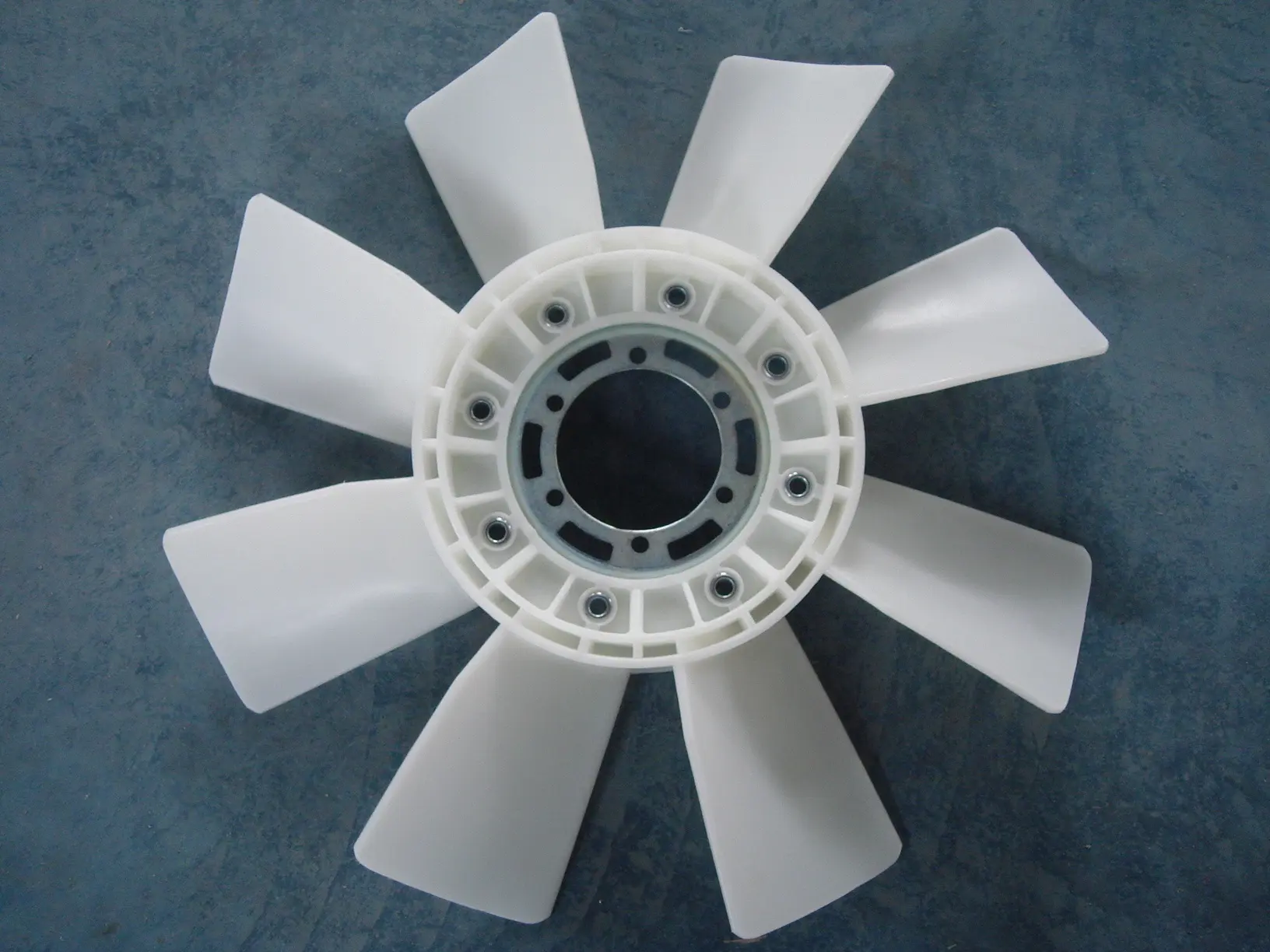 Пластиковые лопасти вентилятора для охлаждения двигателя 16306-1942 для HINO RANGER J07E J08E J08CT 16306-2671