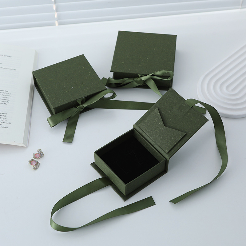 4 pocket ribbon box