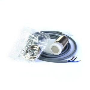 Sensor de interruptor reflectante con detección de flujo de proximidad MICM30F40 para uso en interiores y exteriores - Product Image 1