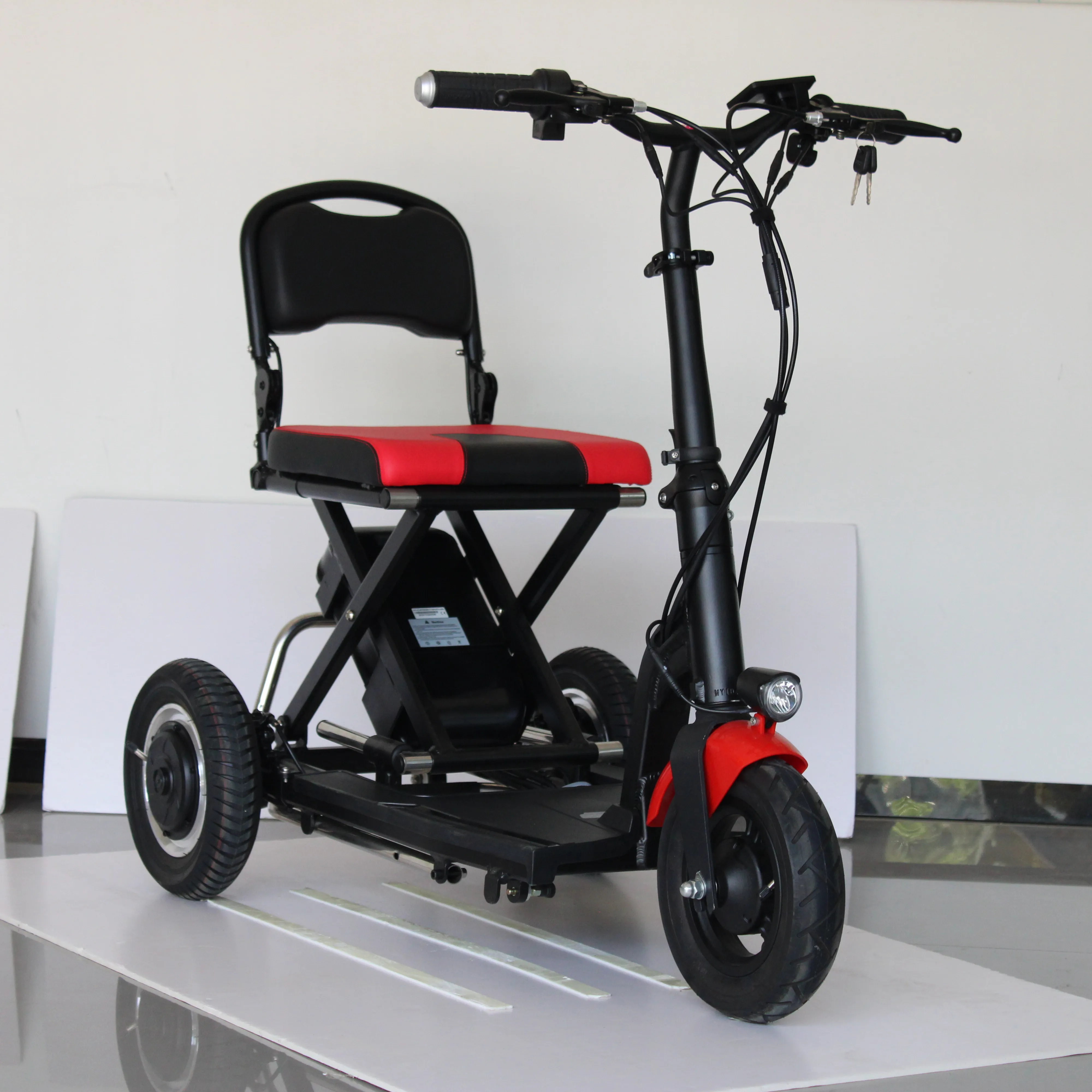 Deutschland Beliebter Großhandel für ältere Menschen Dreirad Erwachsene 3-Rad-Klapp-Elektromobil für Behinderte