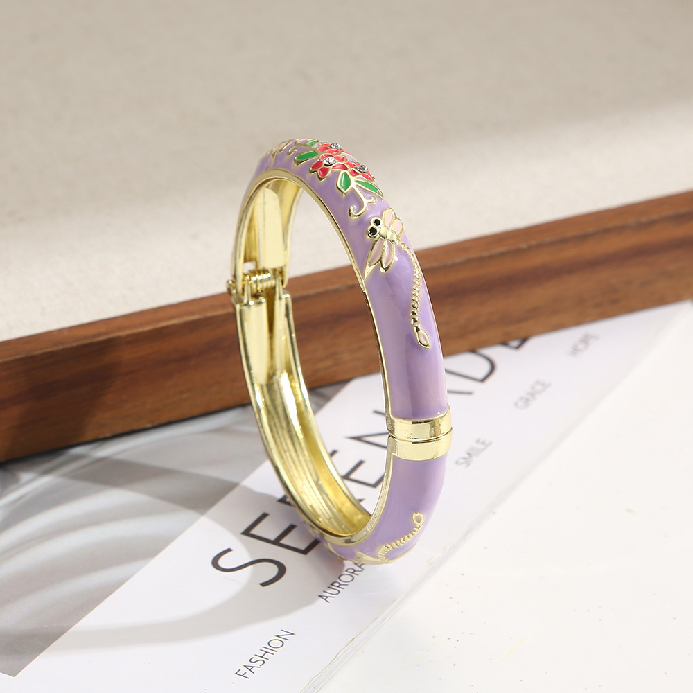 Hd-056 light gold-pale purple flowers