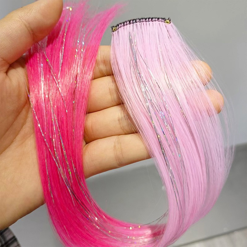 Cheveux dorés rose dégradé rose rouge