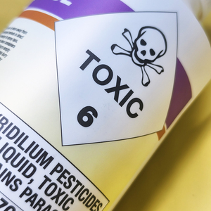 Etiquetas de Advertência Química de Pesticidas Adesivas Personalizadas à Prova d'Água para Embalagens Agrícolas e Industriais - Product Image 2
