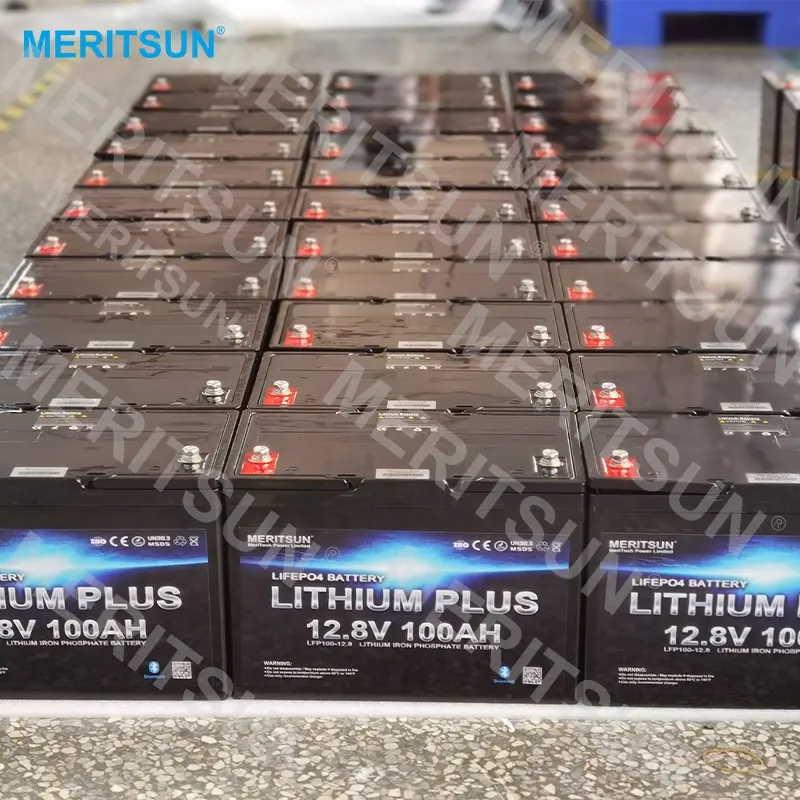 गहरे चक्र सौर पलटनेवाला बैटरी नई 12v 300ah lifepo4 बैटरी पैक लिथियम 24V 150Ah लिथियम आयन बैटरी के लिए टूरिस्ट वैन/आर. वी.