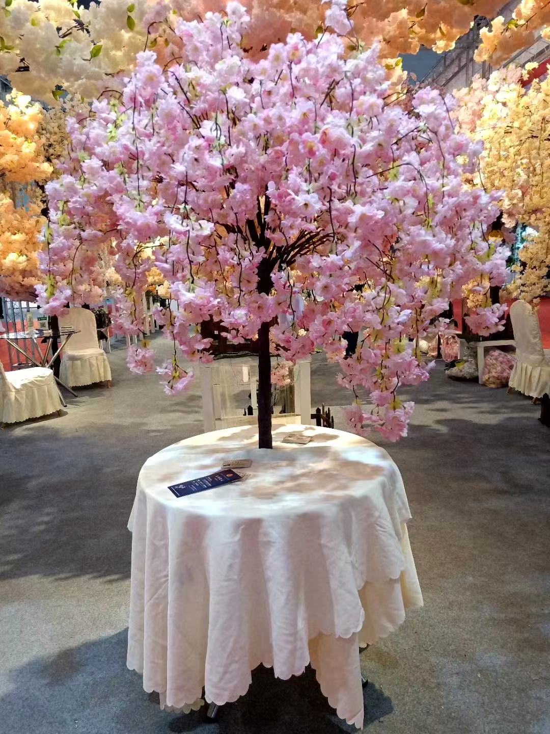 Arbre de table rose