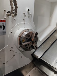 750LMY Siemens Fanuc CNC旋盤、Y軸、C軸、電動工具付き - Product Image 4
