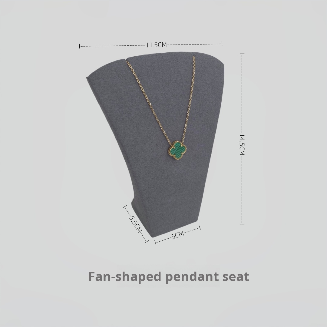 Porte pendentif en forme d'éventail