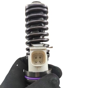 燃料噴射ノズル33800-84820 BEBE4D19002インジェクターD6CC用エンジンコモンレールインジェクター33800-84820 BEBE4D19002 - Product Image 1
