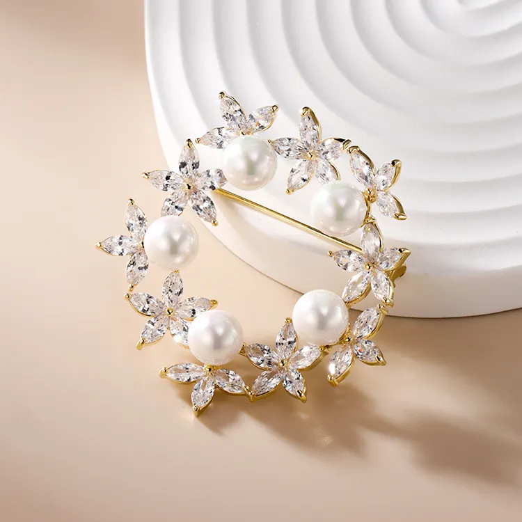 Haosen Custom High Quality Jewelry Alloy Pearl Rhinestone Flower Brooch Wedding Invitation Brooches Luxury Children Clothing