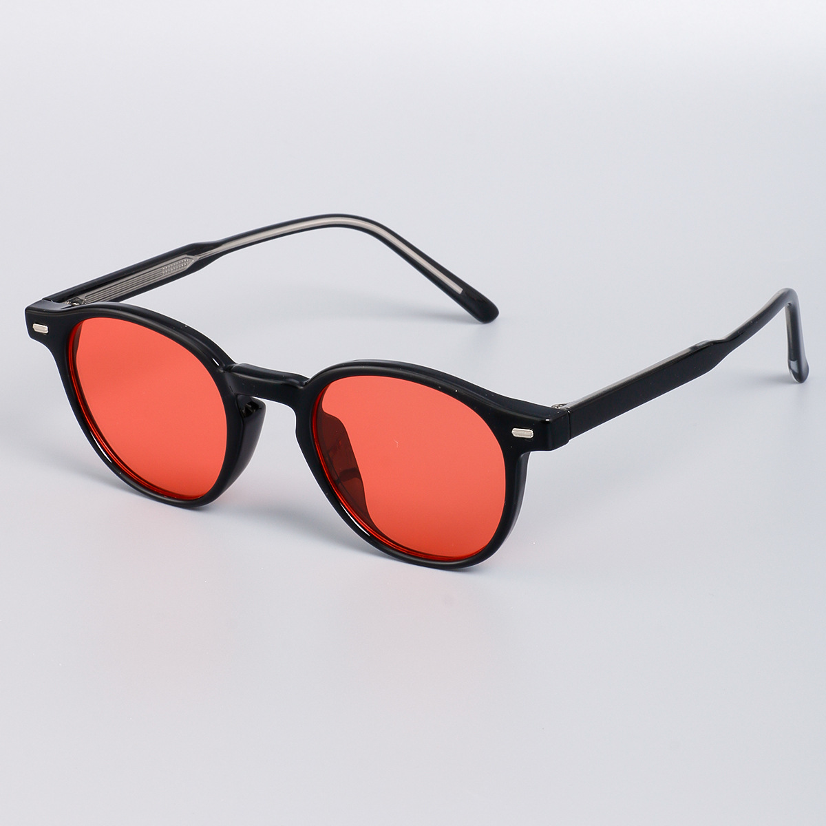 Negro naranja rojo