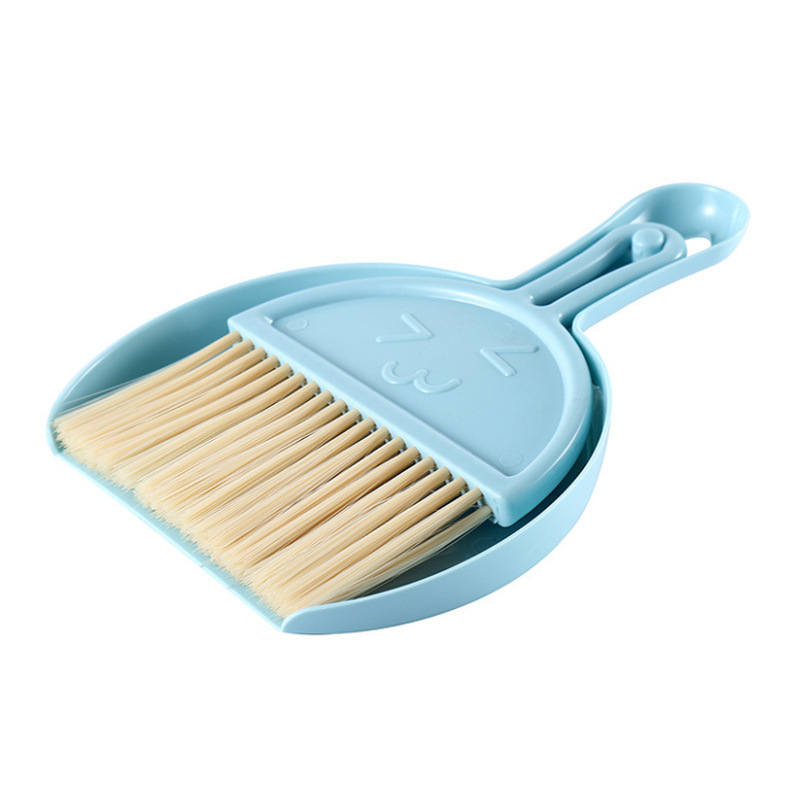 Pelle à balai bleue de style régulier 1 jeu