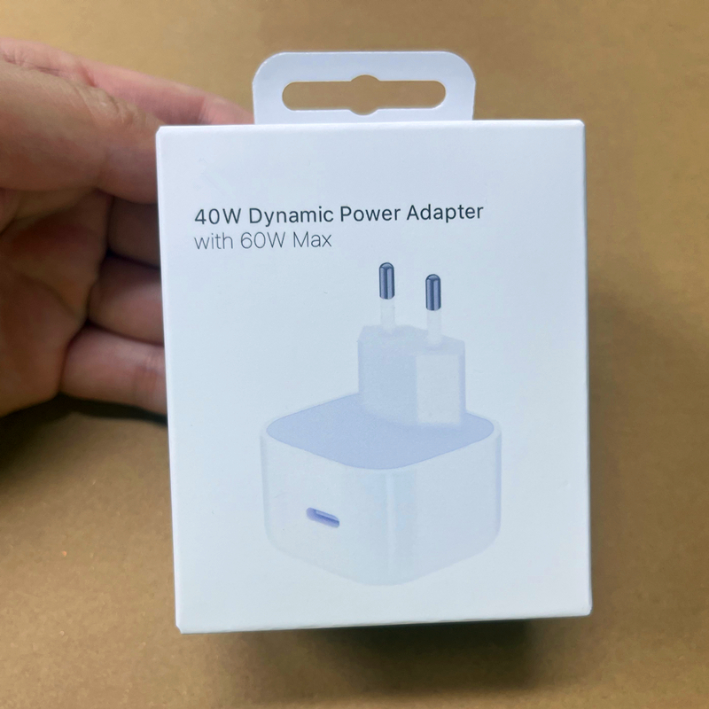 White 40W PD charger For 17