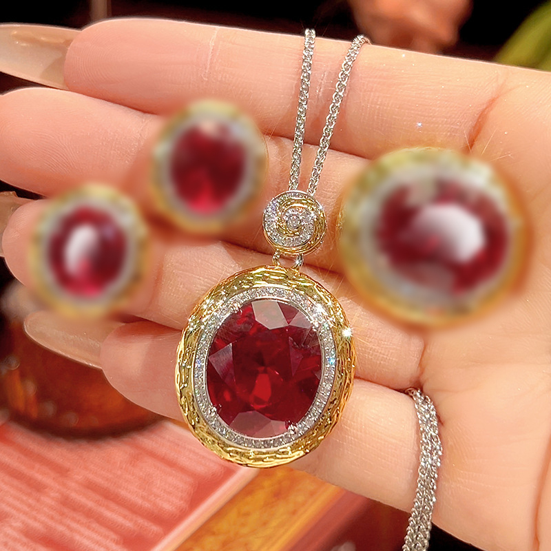 Pendentif corindon rouge avec chaîne Chopin