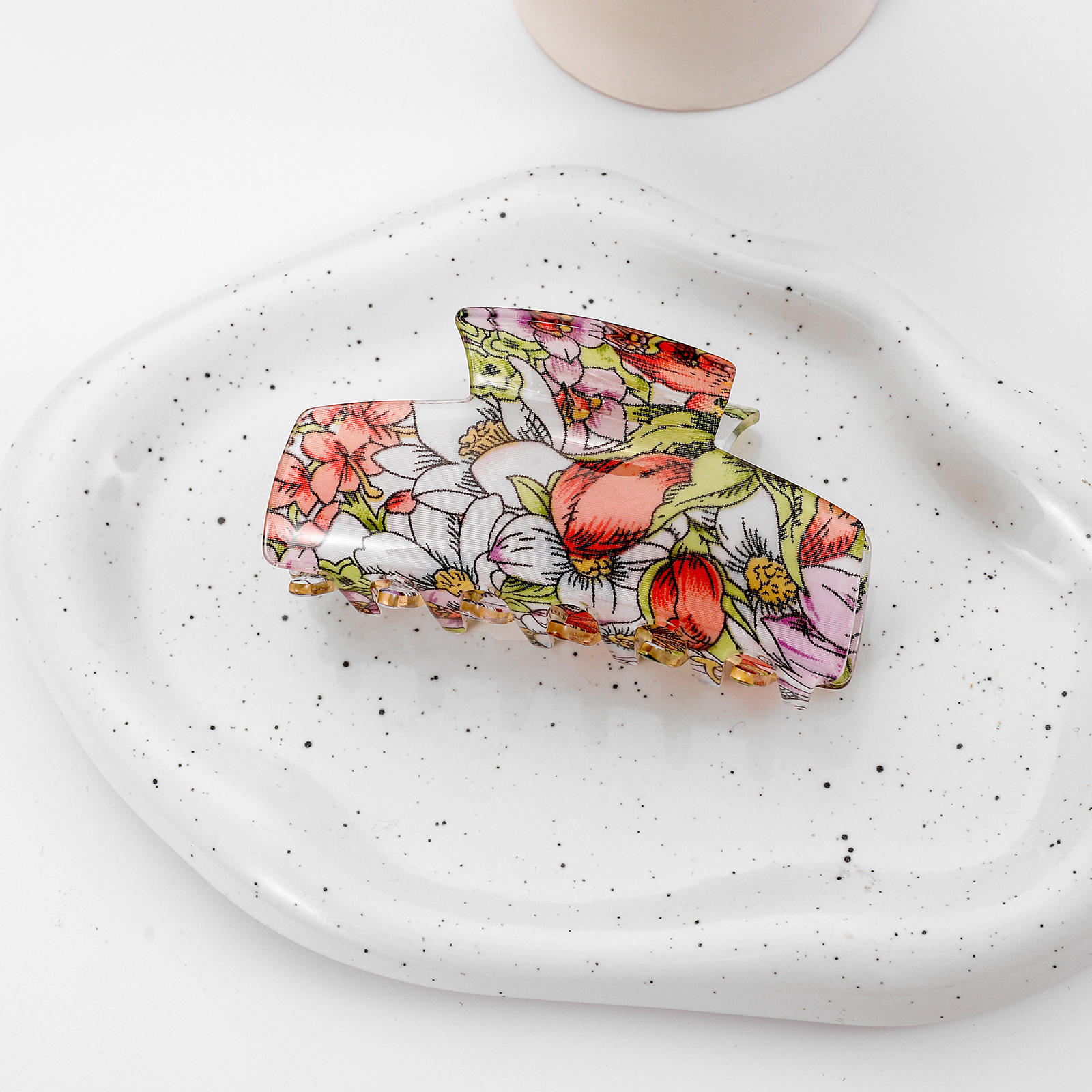 สีชมพูอ่อน