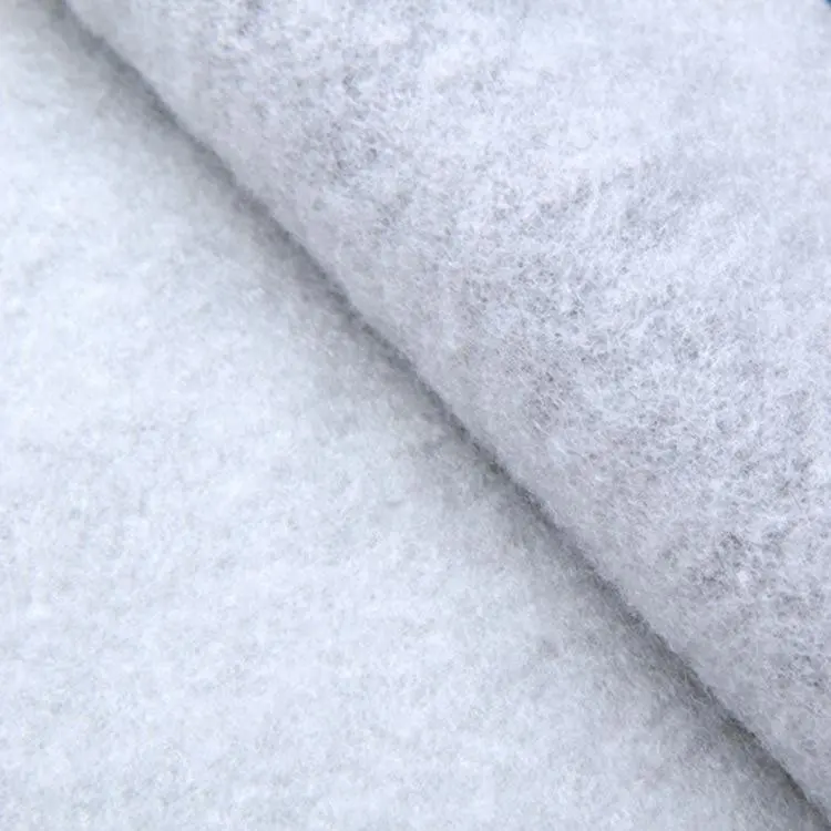 Chine fournisseur en gros écologique LDPE colle thermocollant tissu non-tissé perforé par aiguille de polyester de feutre rouleaux pour l'artisanat