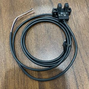 EE-SX671-WR 1M L-Type sensore ottico di rilevamento della luce a infrarossi con uscita NPN DC5 ~ 24V Micro tipo di Lead-Out fotoelettrico - Product Image 1