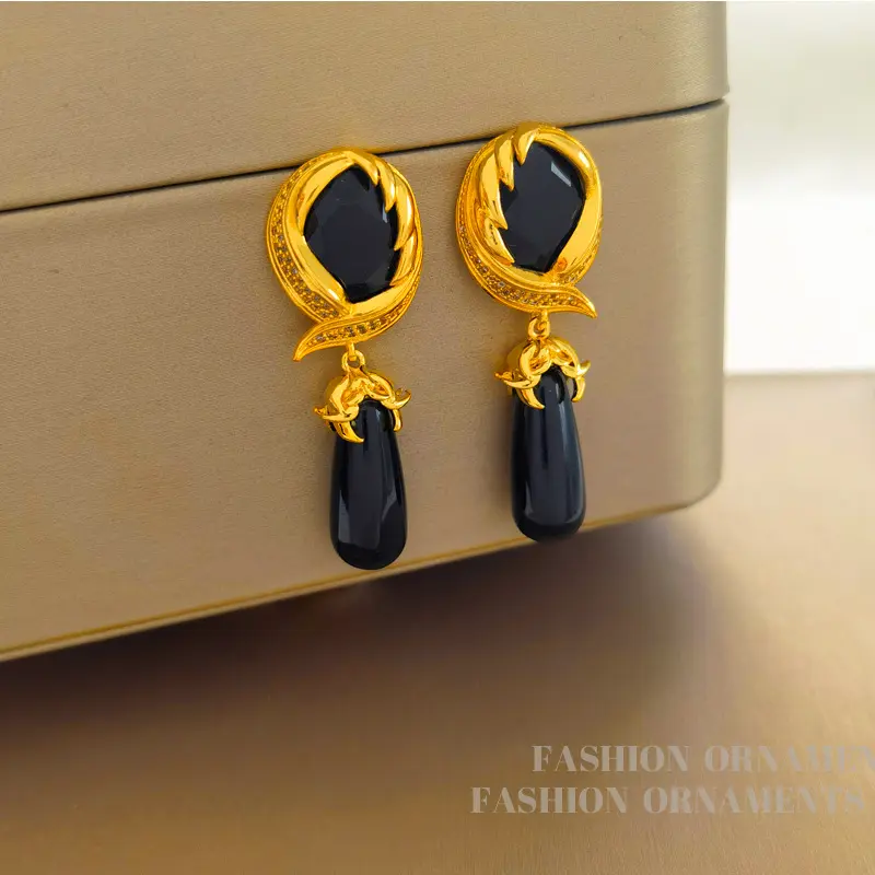 Wholesale luxury retro zircon copper woman girl S925 needle black diamond french earrings