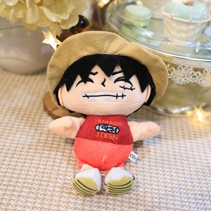 Bir adet Tony Tony kıyıcı peluş oyuncaklar sevimli karikatür <span class=keywords><strong>Luffy</strong></span> peluş anahtarlıklar kıyıcı Sabo peluş bebek dolması Anime oyuncak bebek hediye