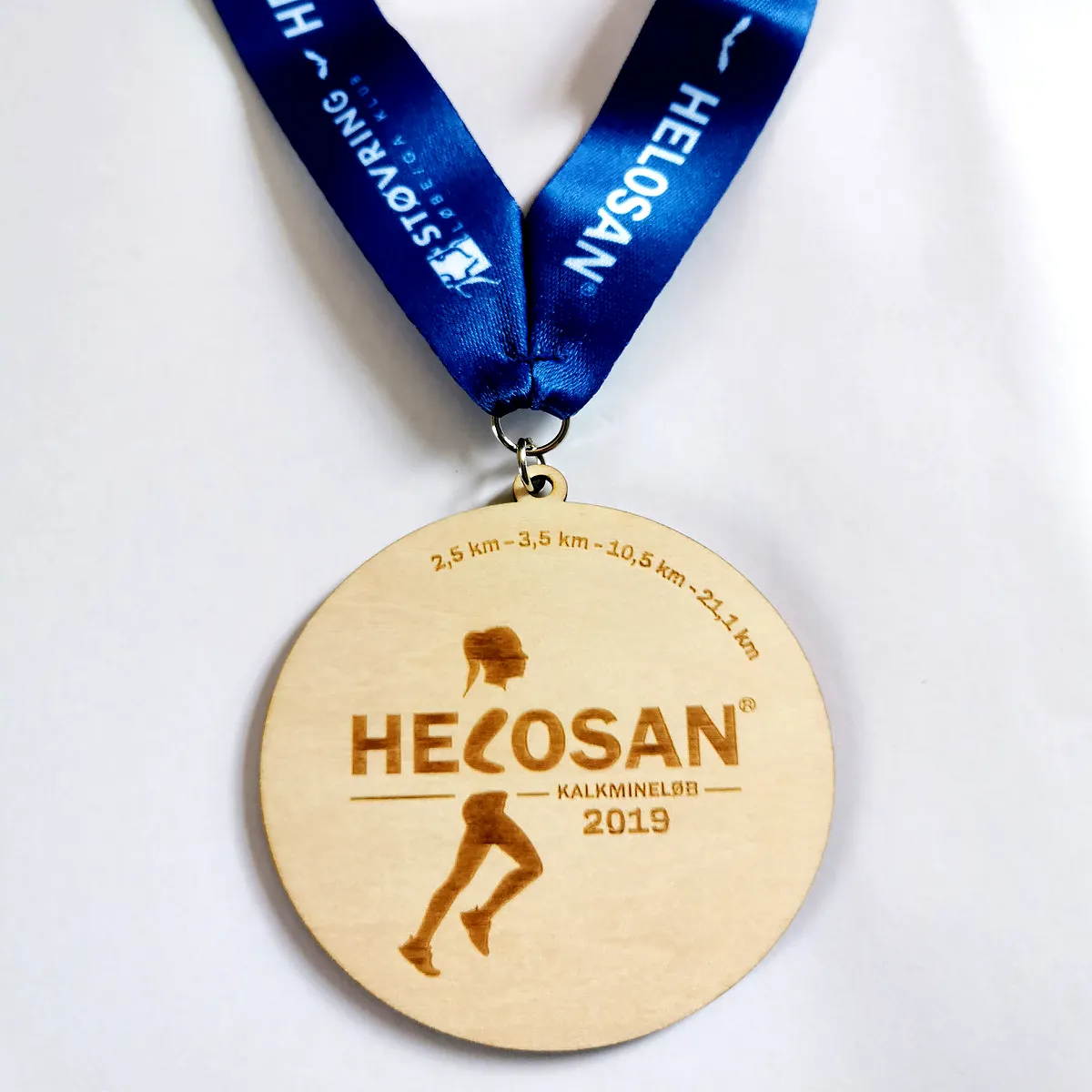 Gros Fabricant Pas Cher Haute Qualité Gravure Personnalisée En Bois Médailles Courant Bambou Marathon Sport Médailles