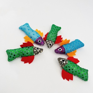 Colorido Bling pez en forma de gato de peluche de juguete gatito interactivo gato juguete masticar gato Teaser juguete con hierba gatera - Product Image 1