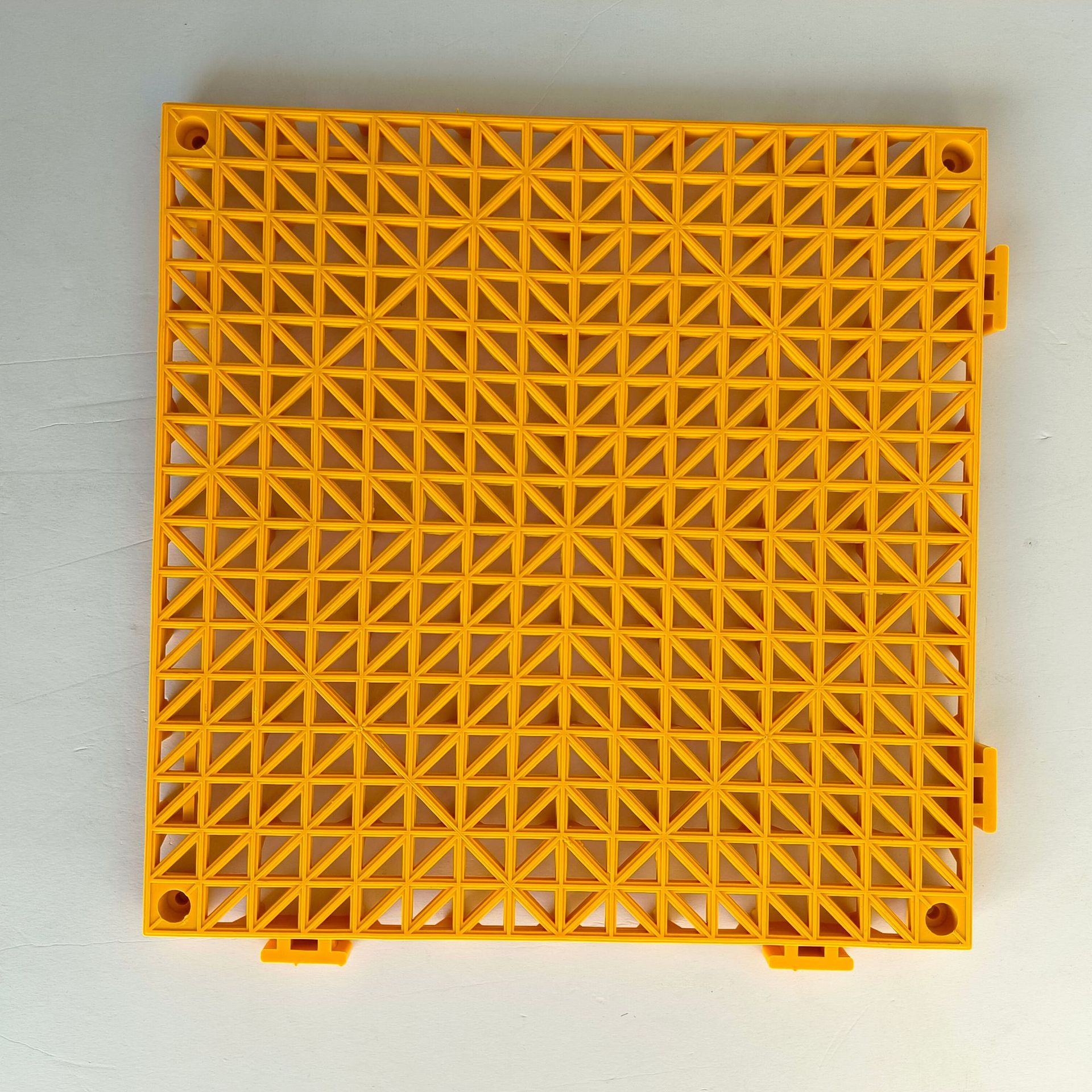 Jaune