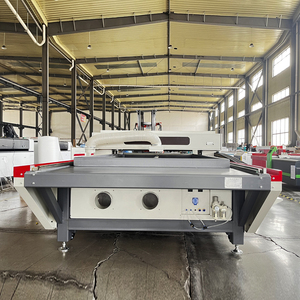Router multifunzione CNC con sistema di controllo DSP Richauto motore e pompa per le industrie di vendita al dettaglio e pubblicità - Product Image 4