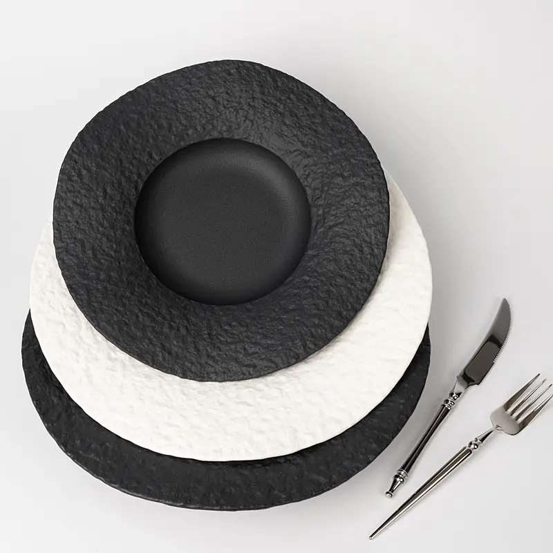 Platos de vajilla de restaurante Blanco y Negro Nórdico diseño de borde ondulado plato de cena de porcelana mate para catering de hotel