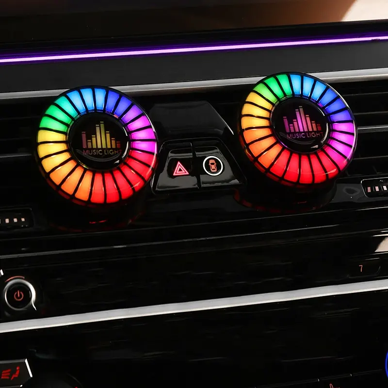 مصباح إيقاعي للسيارة يعمل بالصوت مع مُعطر الهواء مشبك تهوية لنشر الروائح الذكية بالسيارة أضواء ملونة RGB تضيء مع موسيقى الضوء المتزامن