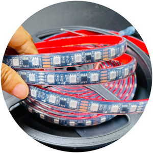 Digitale Programmierung adressierbar schwarz PCB Outdoor IP67 wasserdicht 14,4 W smd5050 60leds/m 16703 ic flexible RGB LED-Streifen