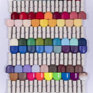 Nhà Máy Bán buôn OEM logo phong cách mới Tùy chỉnh màu sắc tươi sáng chất lượng cao lâu dài gel sơn móng tay 15ml một màu một chai - Product Image 1