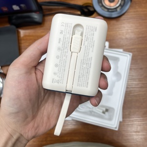 VaFa VY-02ミニ10000mAhパワーバンク内蔵デュアルケーブルデジタルディスプレイと高速充電サポート