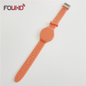 Pulsera inteligente digital UID con código de barras láser codificado URL pulsera de silicona RFID para aplicaciones en interiores para eventos - Product Image 5