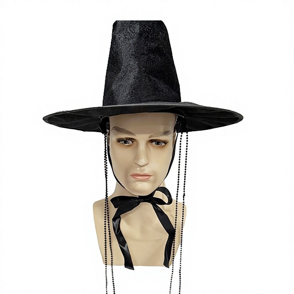 Un sombrero coreano de terciopelo negro.