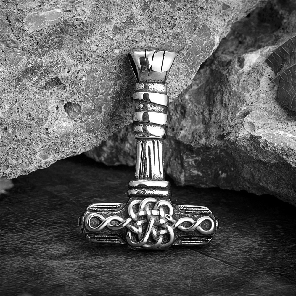 Steel-colored single pendant