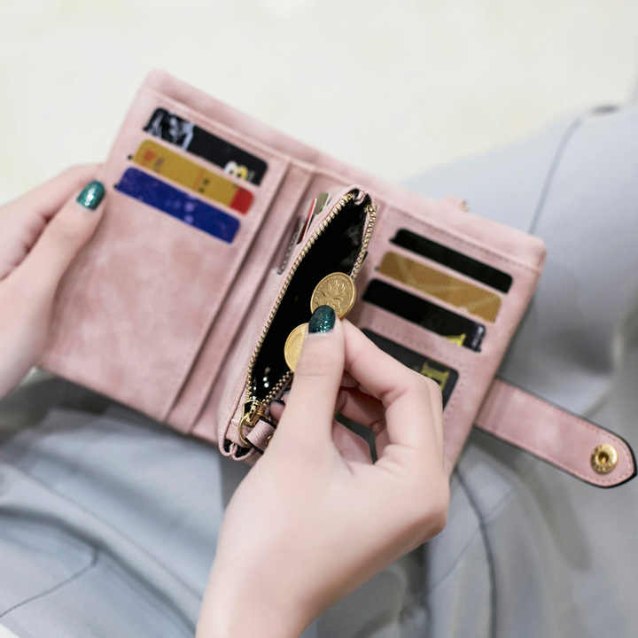 FSW282 2024กระเป๋าสตางค์หนัง Bifold ขนาดเล็กสำหรับสตรี RFID สายคล้องข้อมือมีช่องใส่บัตรและช่องใส่บัตรมีซิป