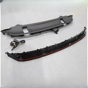 718 'in aerodinamik arka lambaları yükseltildi ve 718 Boxster Cayman için akan ışık şeritleri ile değiştirildi - Product Image 5