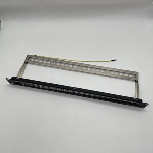 19 pulgadas 24 puertos Cat5e Cat6 Cat6A panel de conexión blindado UTP FTP panel de conexión vacío en blanco para RJ45 Cat6A Keystone Jack - Product Image 3