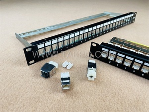Panel de conexión de 19 pulgadas CAT5E CAT6 Panel de conexión de 24 puertos STP Keystone Jack Panel de conexión