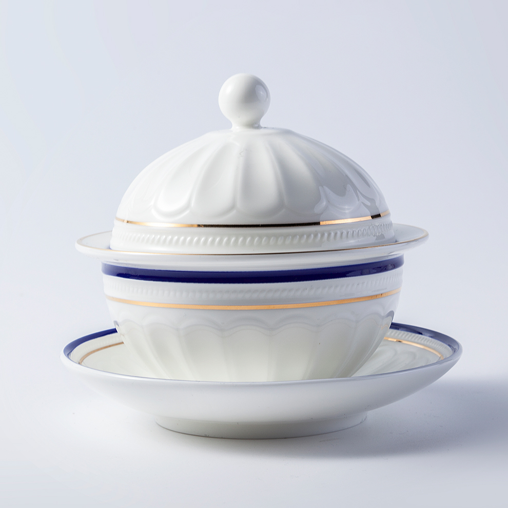 Bol à soupe avec couvercle et soucoupe