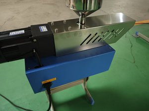 Endüstriyel tasarım için kullanıcı odaklı taşınabilir plastik pelet filament Mini plastik ekstruder