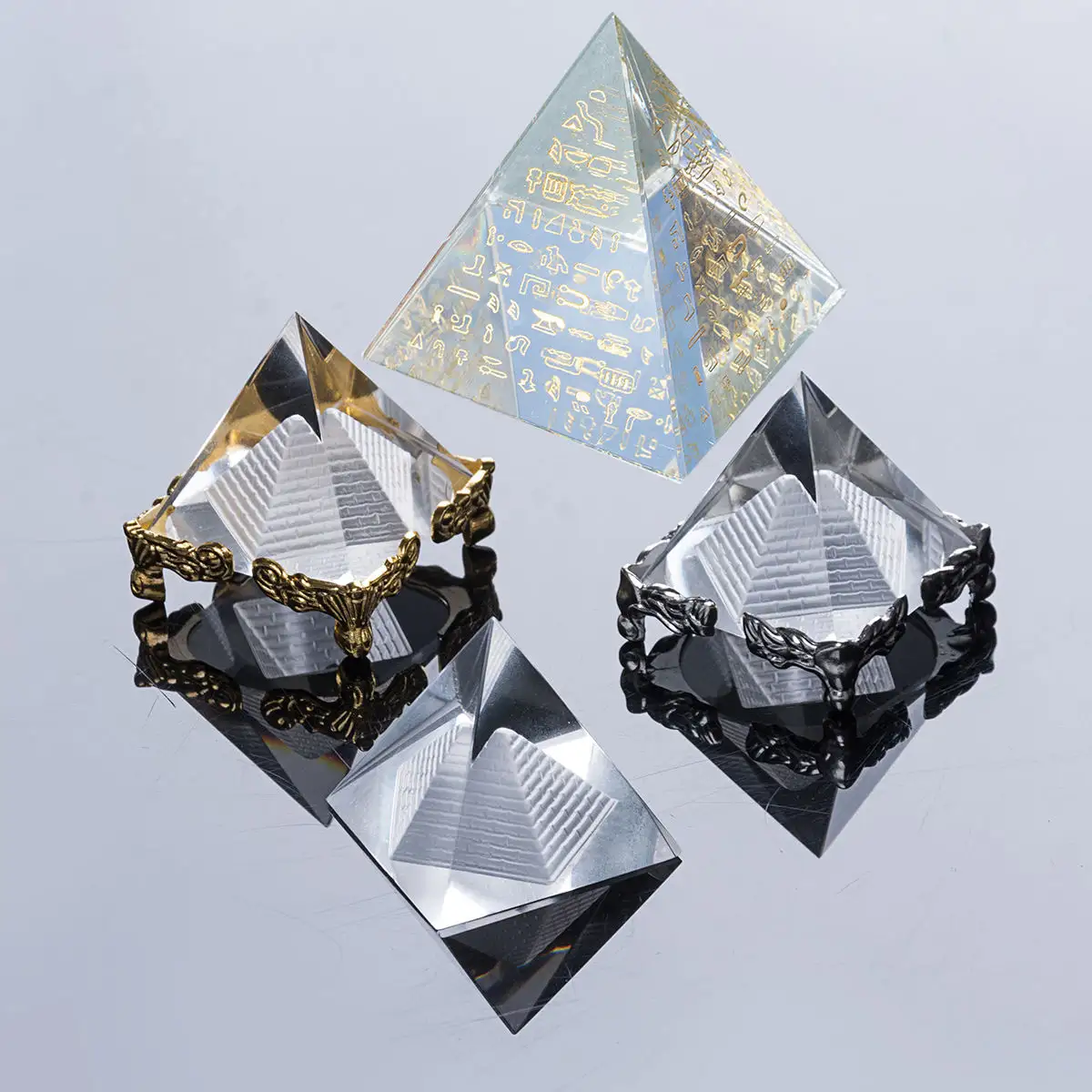 Honor of crystal 3D Laser Engrving Sublimación Pirámide en forma de pisapapeles Crystal Blank