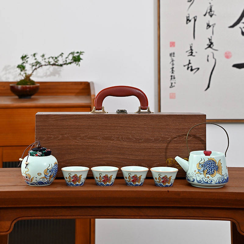 Caja de madera con asa - Pez que simboliza la abundancia año tras año - Azul claro