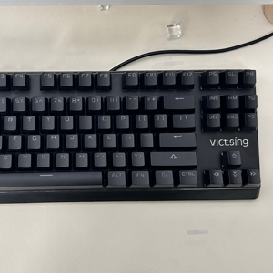 人気のキーボードDK810有線<span class=keywords><strong>87</strong></span>キーRGBバックライト付きコンピューターメカニカルゲーミングキーボード