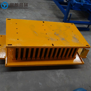 Máquina de fabricación de ladrillos de bloques de hormigón hidráulica automática con enclavamiento económico en Uganda - Product Image 2