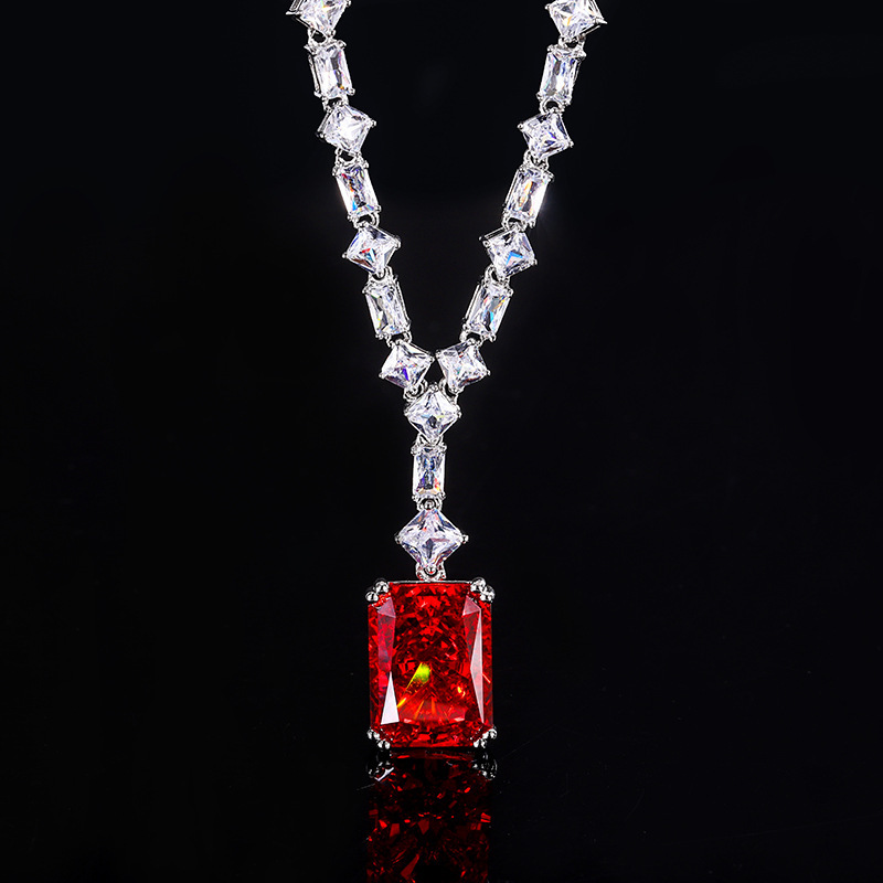 Collier rouge chinois coupe fleur de glace