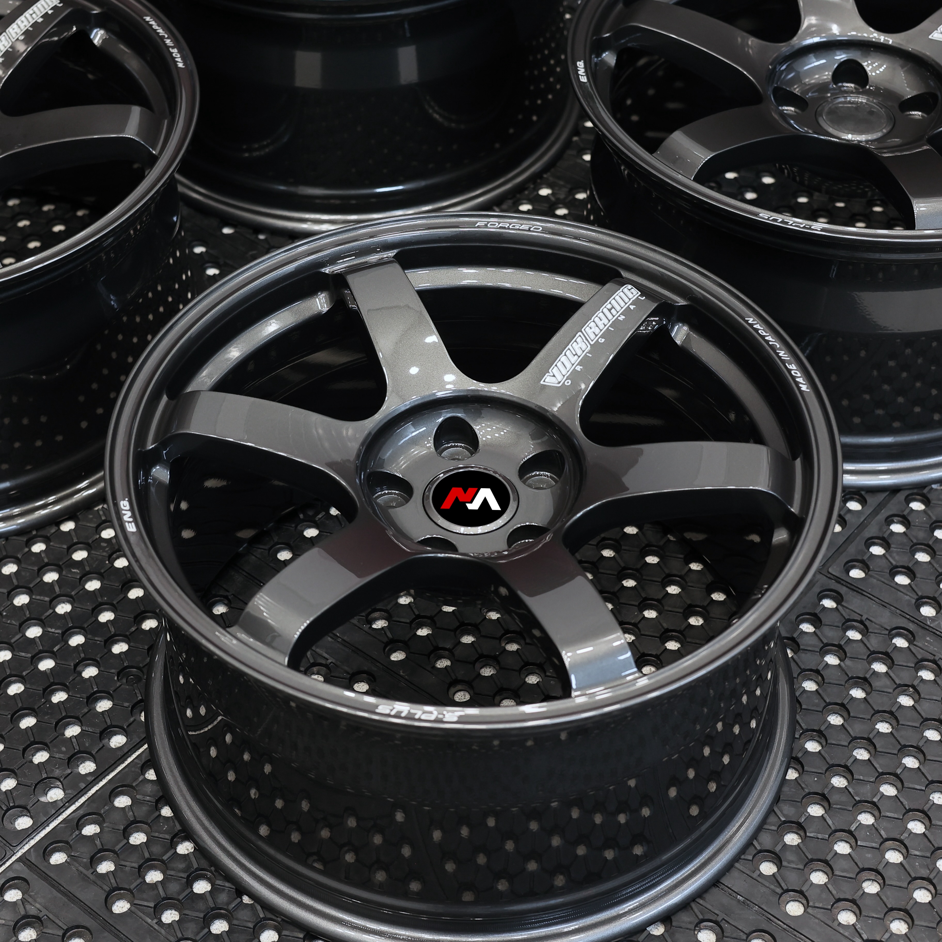 diamond dark gunmetal