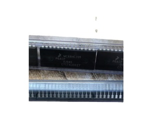 Chip microcontrollore MC68HC705P6ACP MC68HC705 DIP-28