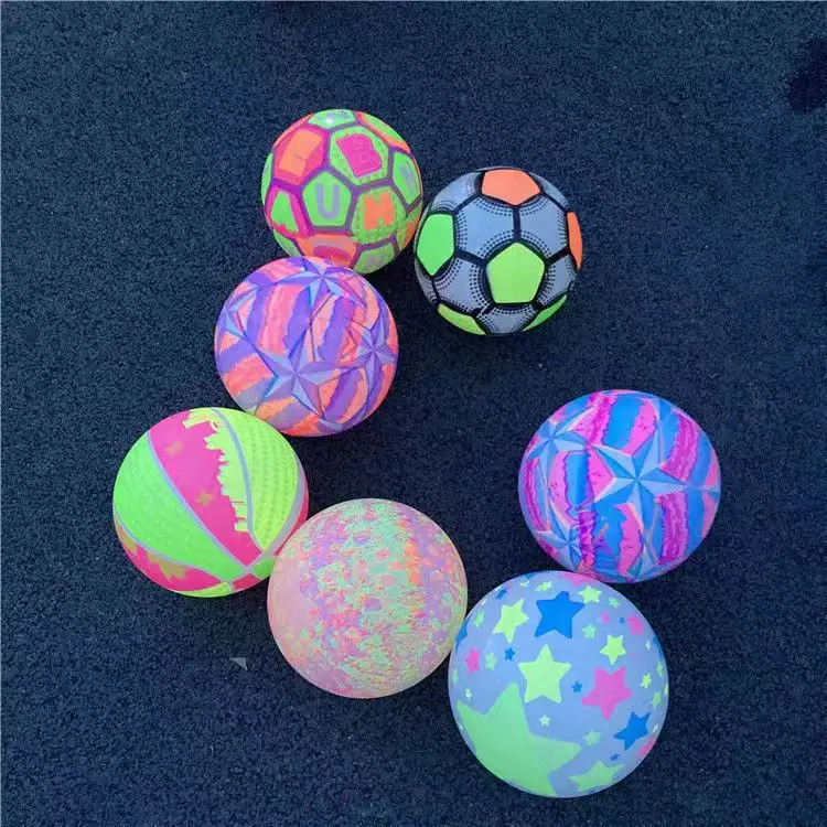 Balle rebondissante lumineuse jouets nouveauté lumière Led balle gonflable Football basket-ball Sports de plein air jouets pour enfants jeu